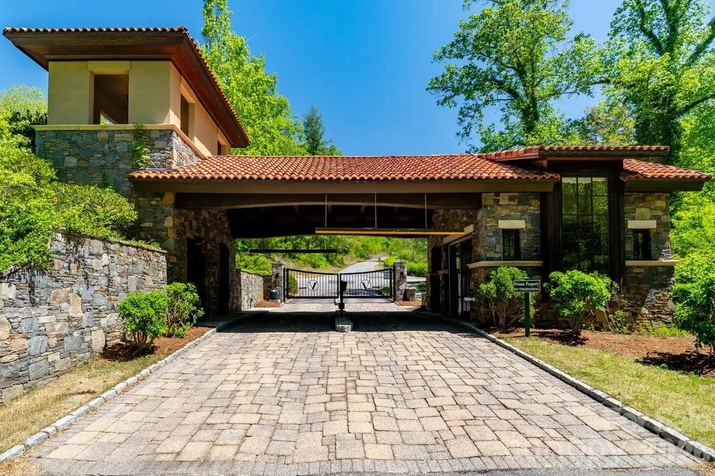 33 Bent Branch Lane Asheville NC 28804
