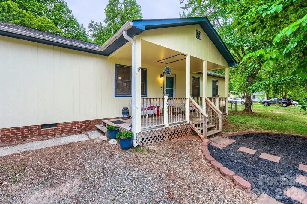 3917 Lake Road Charlotte NC 28269