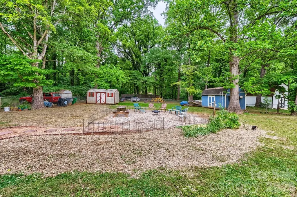 3917 Lake Road Charlotte NC 28269