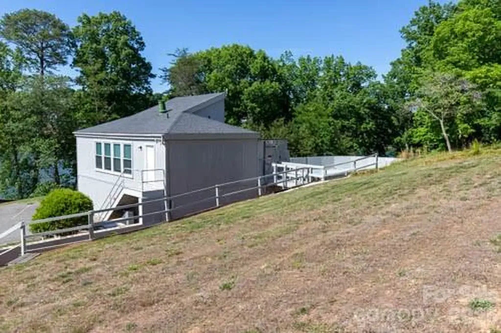 1050 21st Avenue Avenue NW Hickory NC 28604