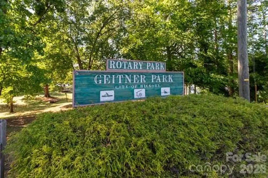 1050 21st Avenue Avenue NW Hickory NC 28604