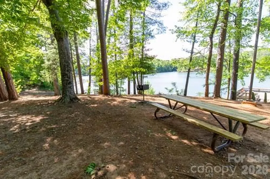 1050 21st Avenue Avenue NW Hickory NC 28604