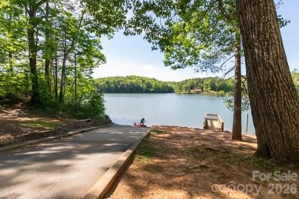 1050 21st Avenue Avenue NW Hickory NC 28604