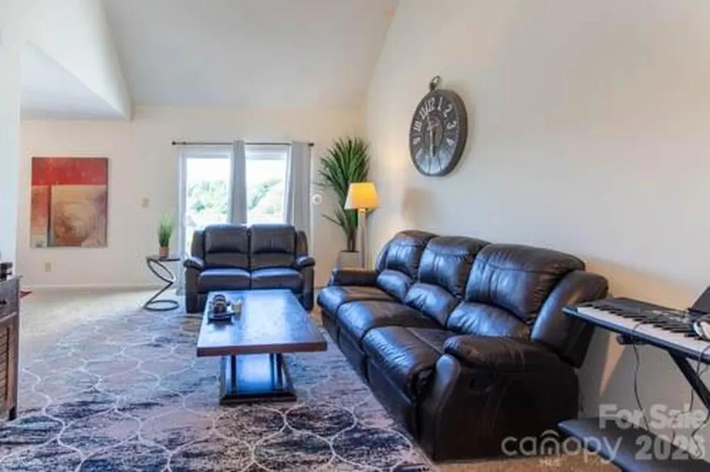 1050 21st Avenue Avenue NW Hickory NC 28604