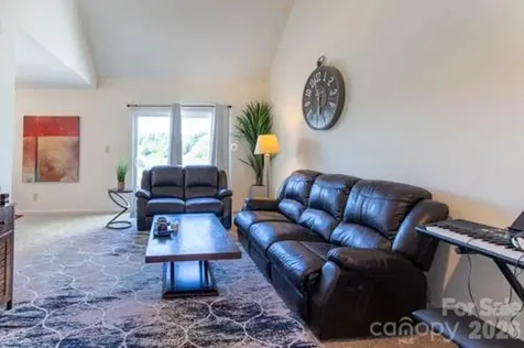 1050 21st Avenue Avenue NW Hickory NC 28604