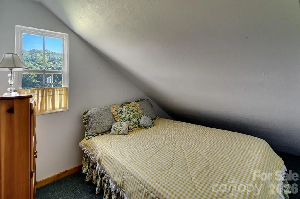54 Barnwood Way Whittier NC 28789