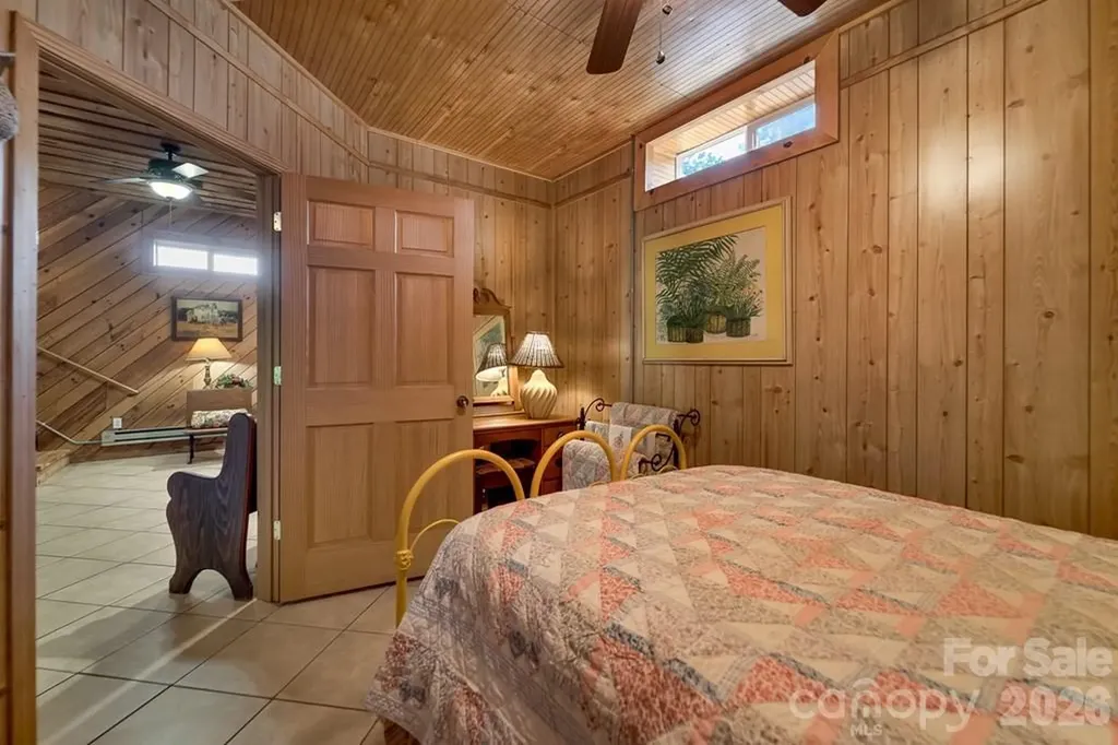 54 Barnwood Way Whittier NC 28789