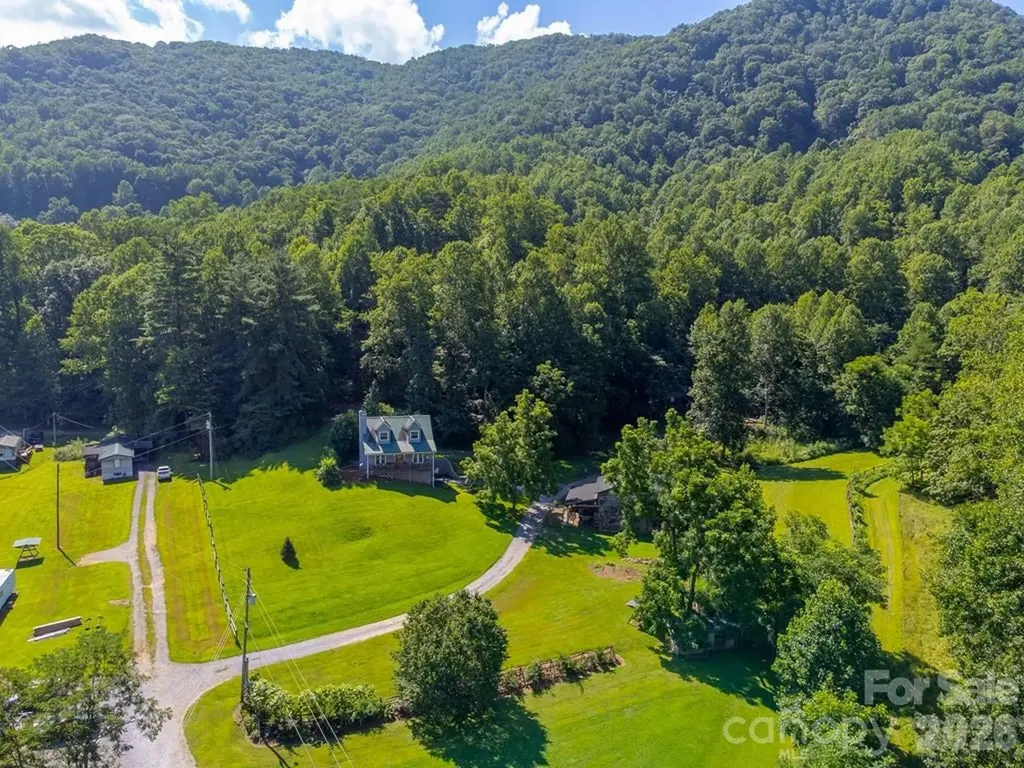 54 Barnwood Way Whittier NC 28789
