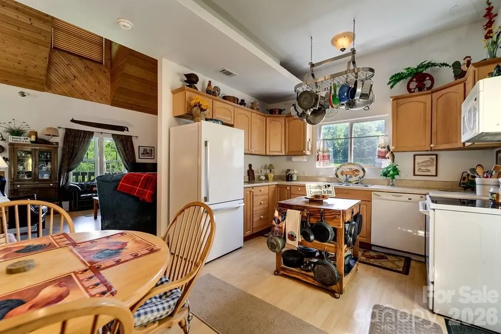 54 Barnwood Way Whittier NC 28789