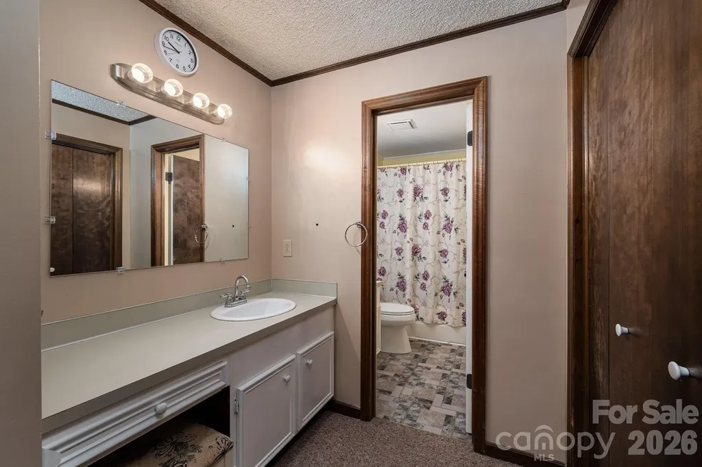 1841 Oak Hollow Road Gastonia NC 28054