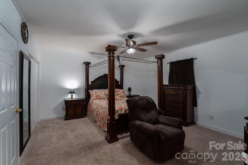 1841 Oak Hollow Road Gastonia NC 28054