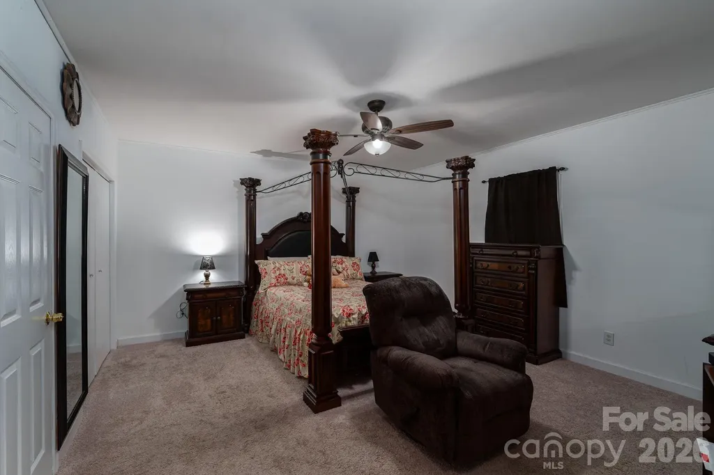 1841 Oak Hollow Road Gastonia NC 28054