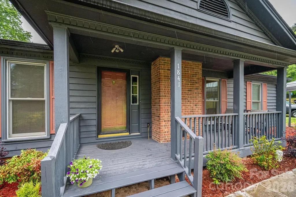 1841 Oak Hollow Road Gastonia NC 28054