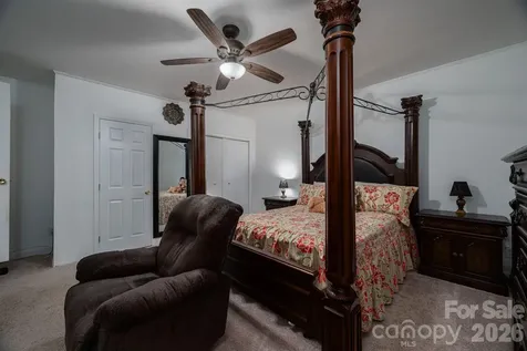 1841 Oak Hollow Road Gastonia NC 28054