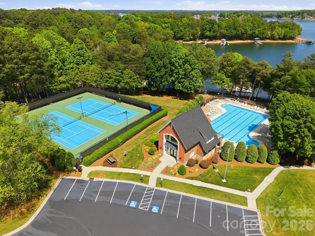 3900 Channel Pointe Lane Denver NC 28037