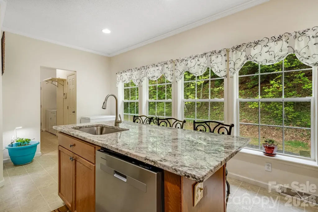 3287 Cabin Creek Road Zirconia NC 28790