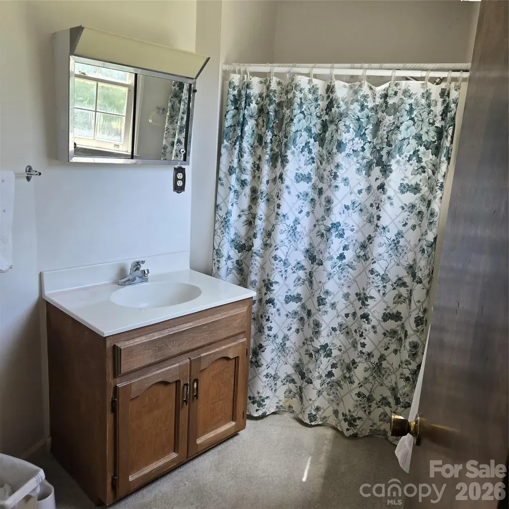 131 N Morvue Loop N Statesville NC 28625