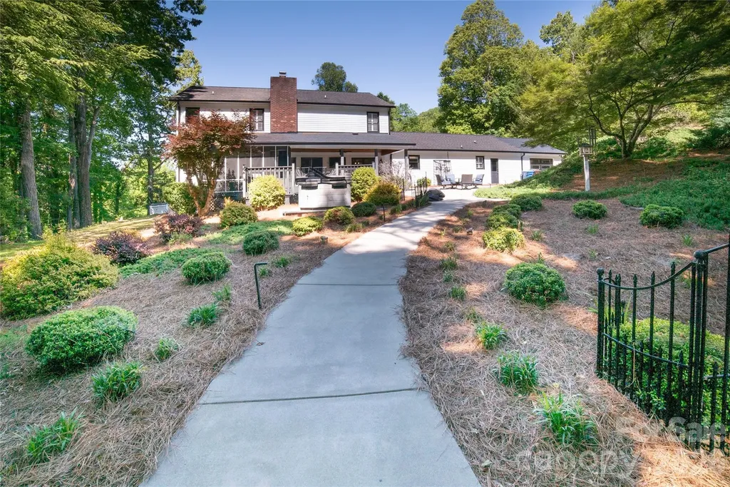 1793 Cedar Drive SE Lenoir NC 28645
