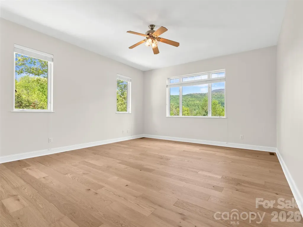 16 Chickadee Lane Fairview NC 28730