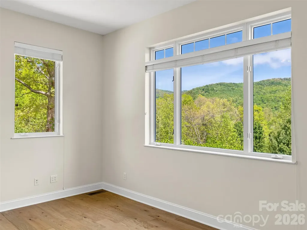 16 Chickadee Lane Fairview NC 28730
