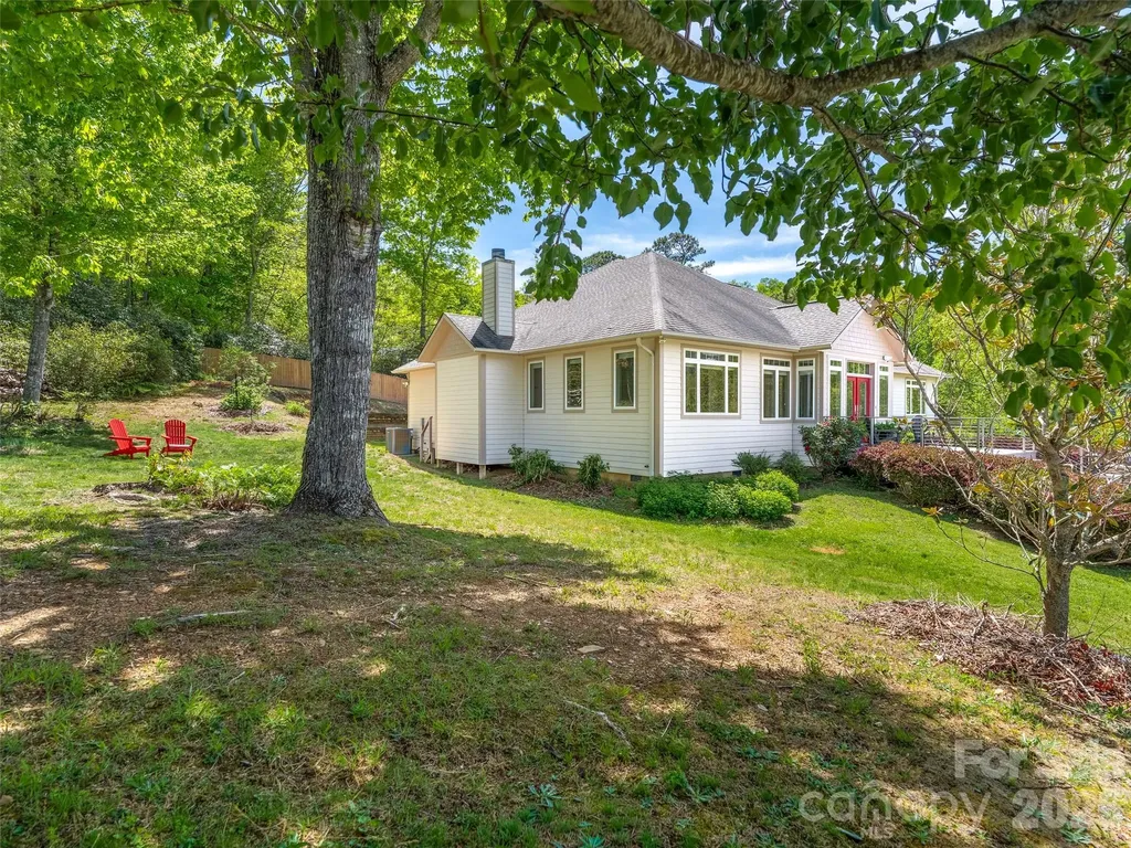 16 Chickadee Lane Fairview NC 28730