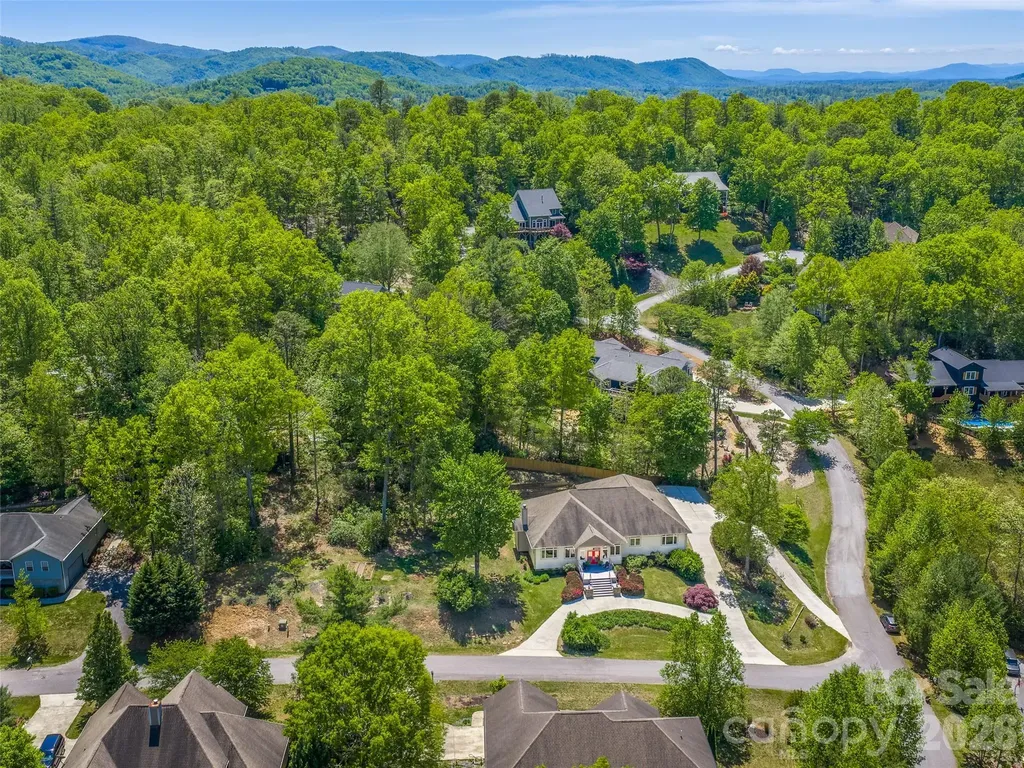 16 Chickadee Lane Fairview NC 28730