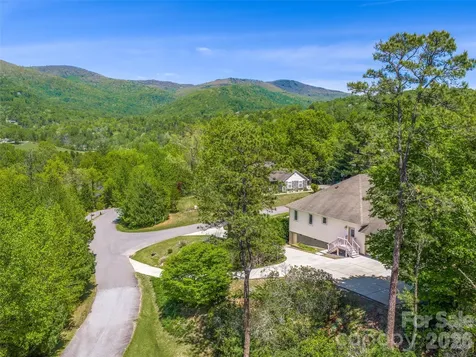 16 Chickadee Lane Fairview NC 28730