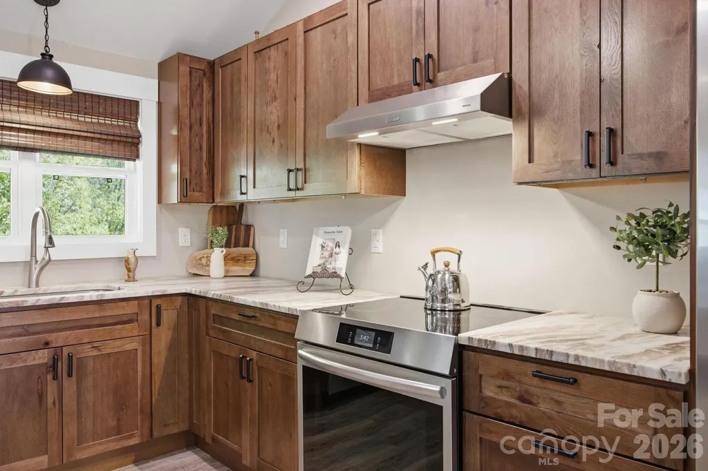8186 Nc 183 Highway Linville Falls NC 28657