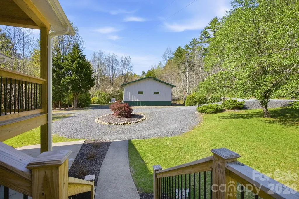 8186 Nc 183 Highway Linville Falls NC 28657