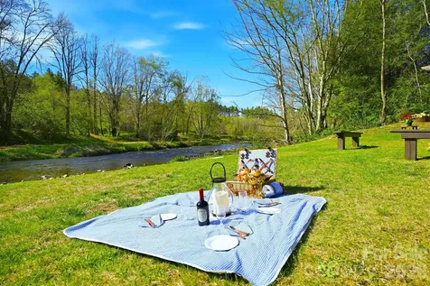 8186 Nc 183 Highway Linville Falls NC 28657