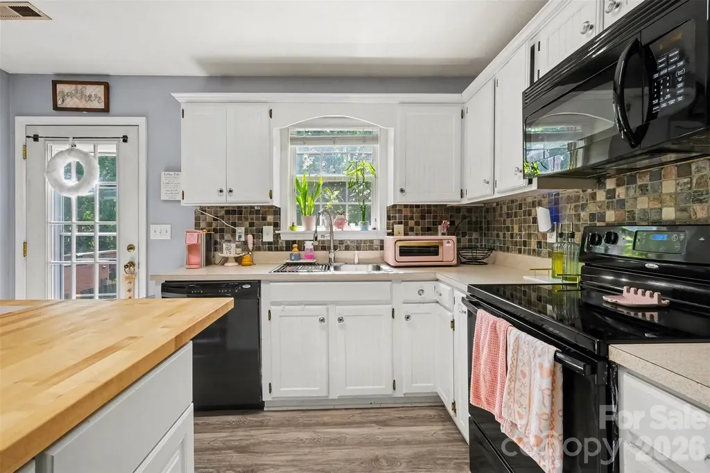 2056 Redberry Lane Conover NC 28613