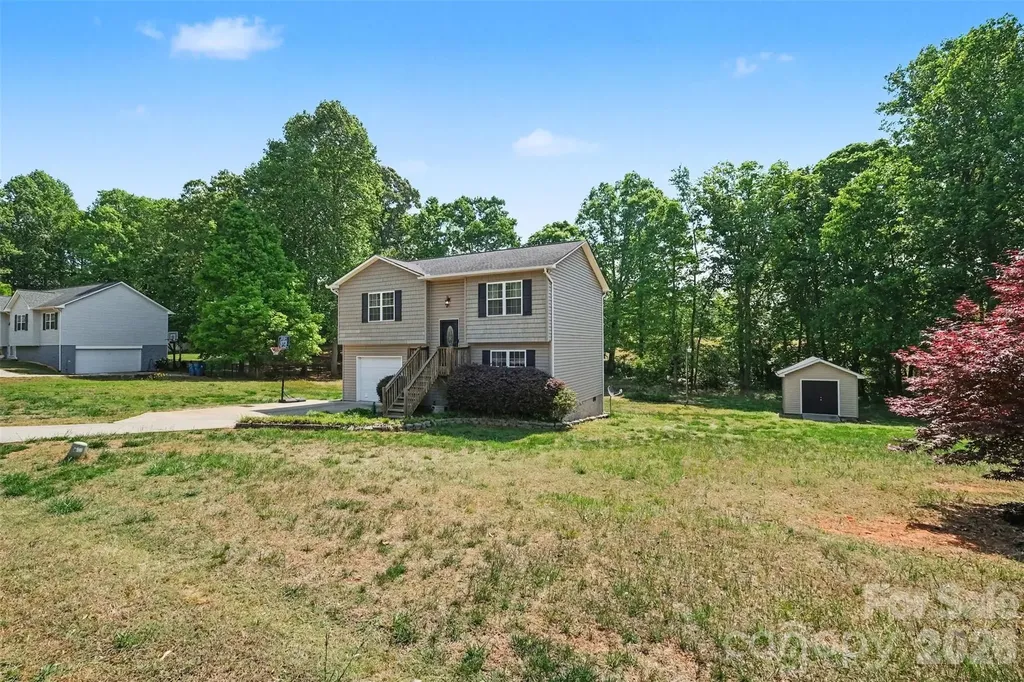 2056 Redberry Lane Conover NC 28613