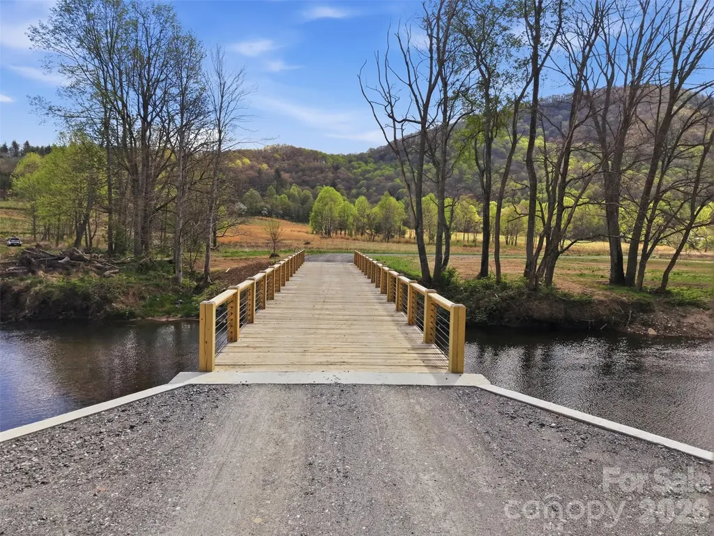 Tbd Highland River Parkway Newland NC 28657