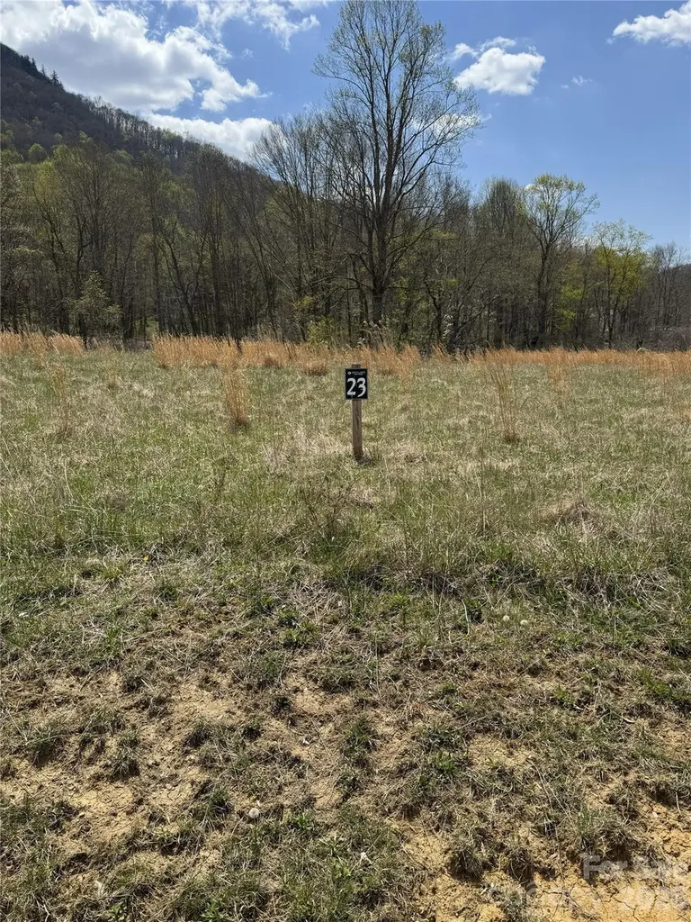 Tbd Highland River Parkway Newland NC 28657