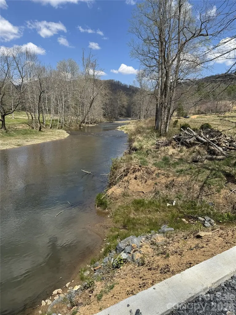 Tbd Highland River Parkway Newland NC 28657