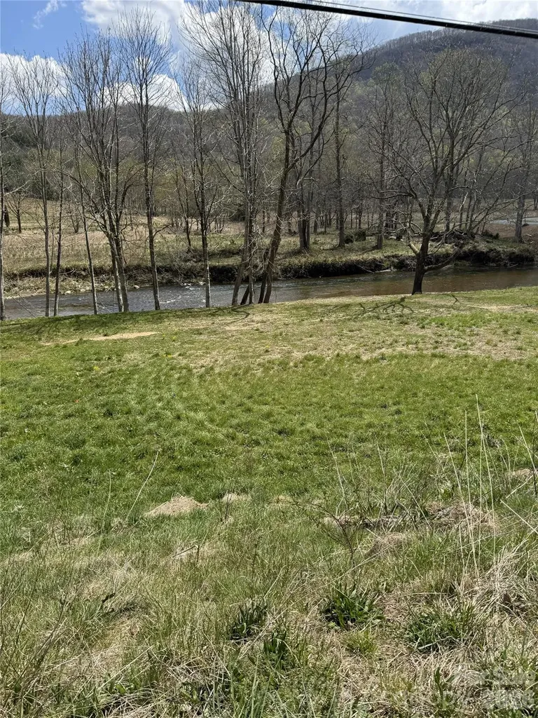Tbd Highland River Parkway Newland NC 28657