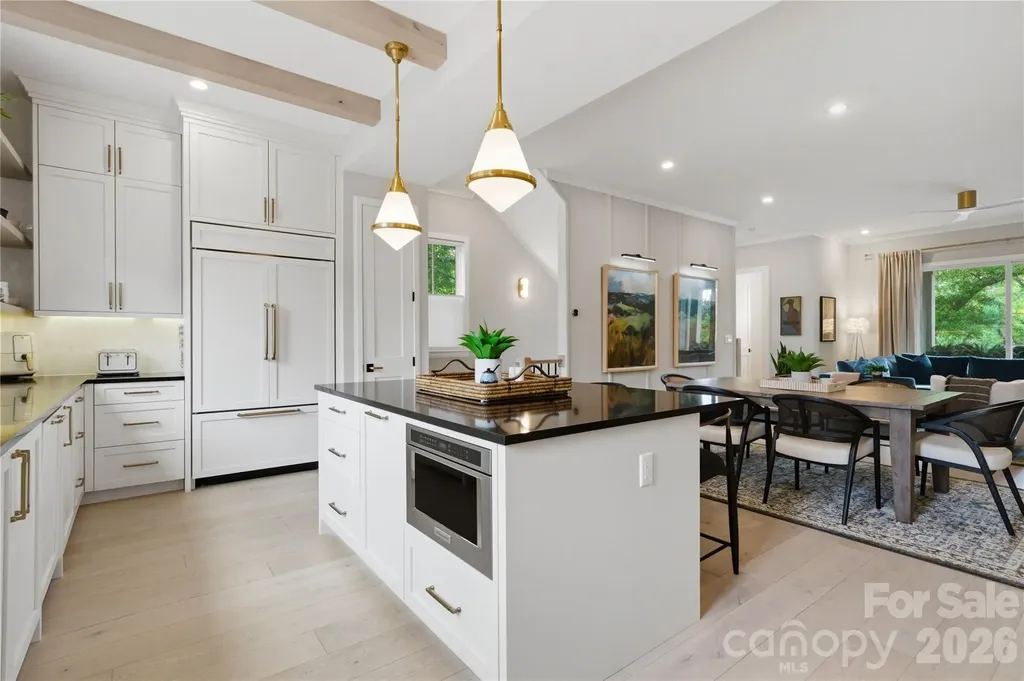 3060 Selwyn Avenue Charlotte NC 28209