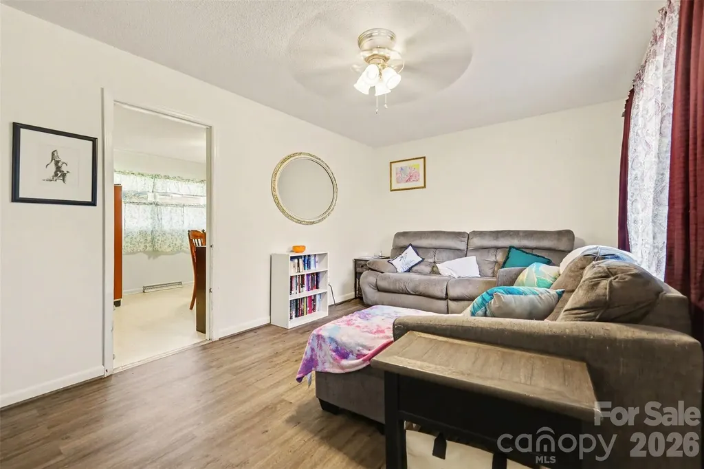 1907 Alpine Lane Gastonia NC 28054