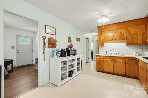1907 Alpine Lane Gastonia NC 28054