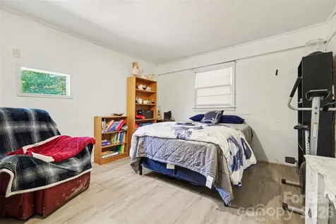 1907 Alpine Lane Gastonia NC 28054