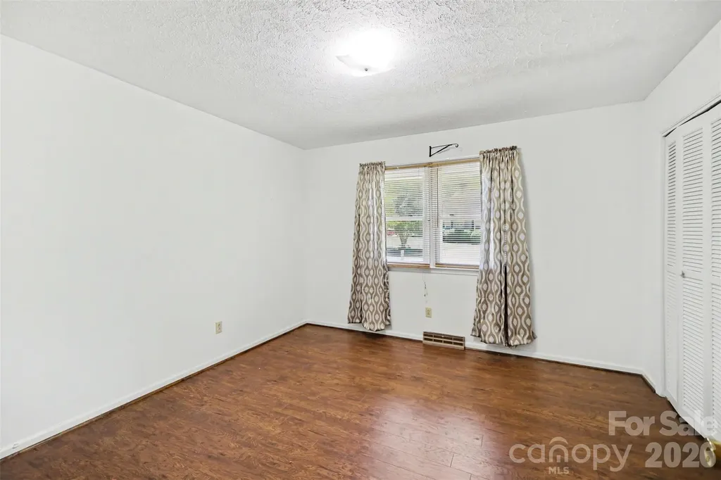1300 Briarcliff Road Shelby NC 28152
