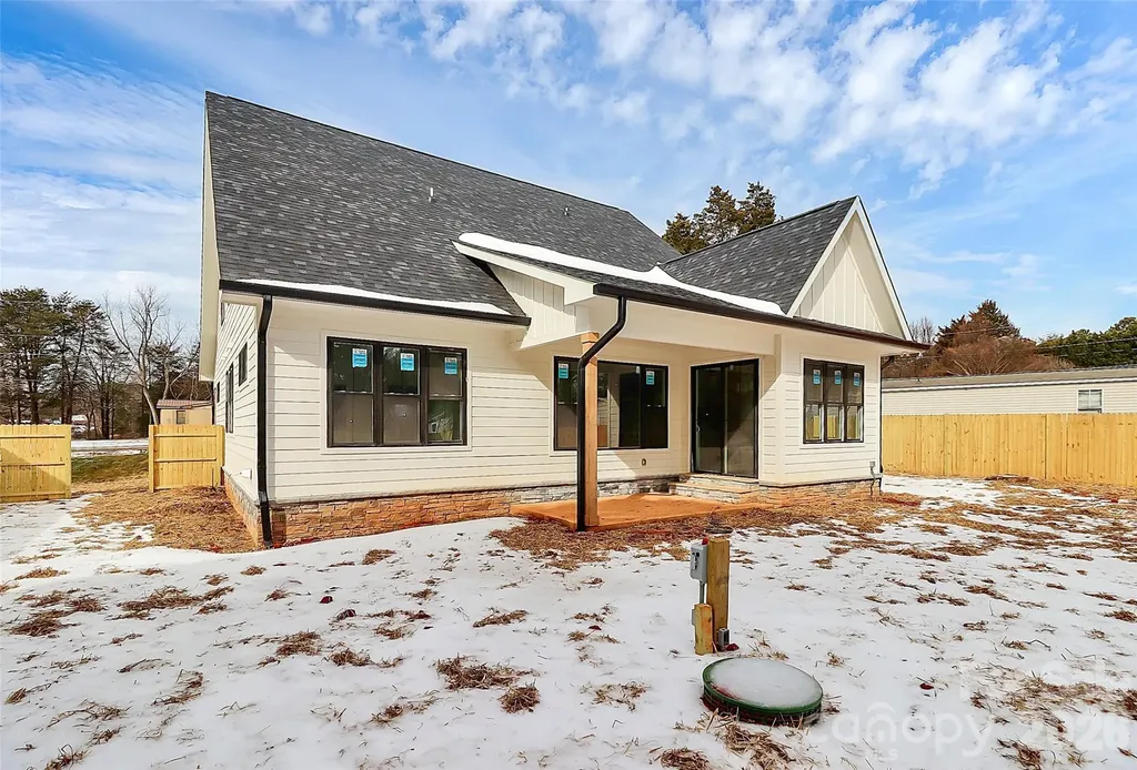 127 Hazelton Loop Mooresville NC 28117