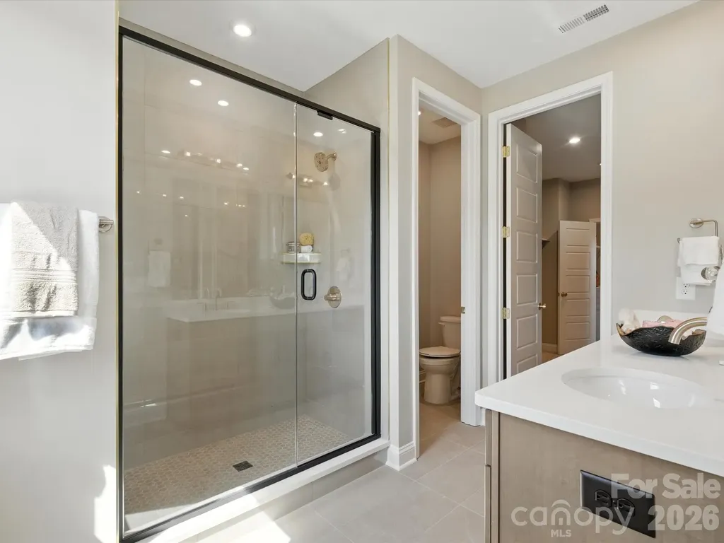 8328 Discovery Lane Charlotte NC 28216