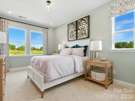 8328 Discovery Lane Charlotte NC 28216