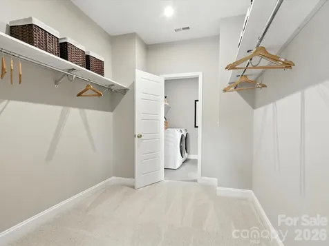 8328 Discovery Lane Charlotte NC 28216