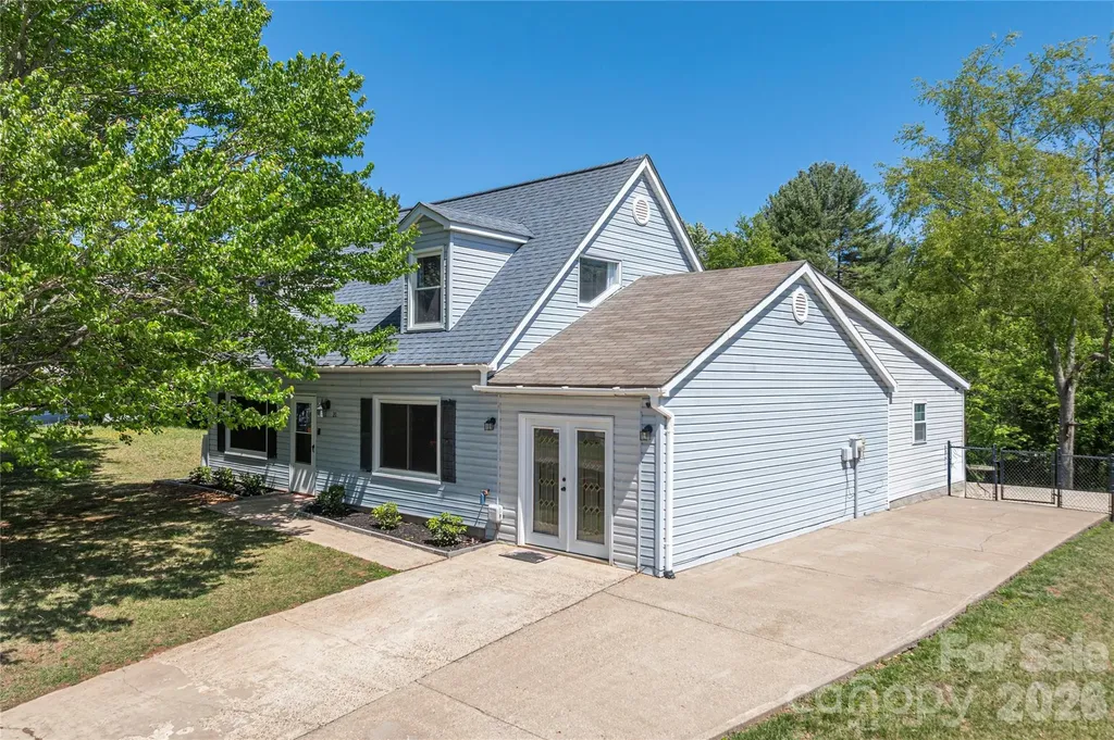 20 Lionel Place Asheville NC 28806