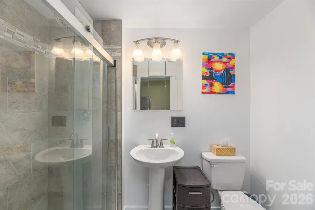 20 Lionel Place Asheville NC 28806