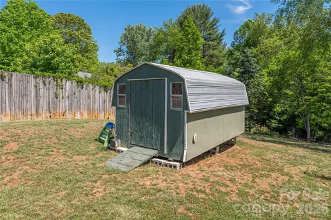 20 Lionel Place Asheville NC 28806