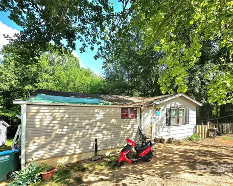 413 S Pinchback Avenue Bessemer City NC 28016