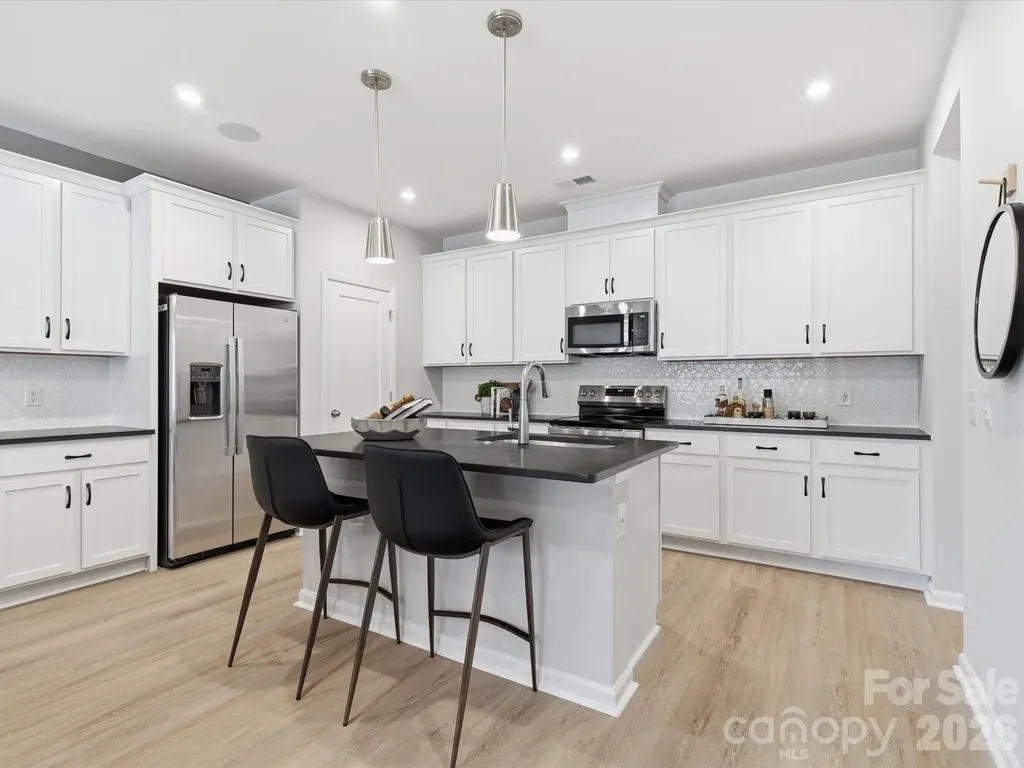 8418 Discovery Lane Charlotte NC 28216